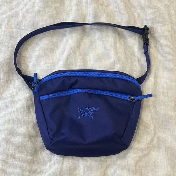 Arc'teryx Purple Mantis 2 Waist Pack - Picture 2 of 5